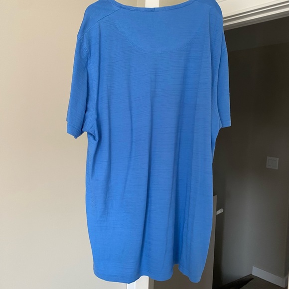 V neck Hugo Boss XL t shirt - Picture 5 of 5